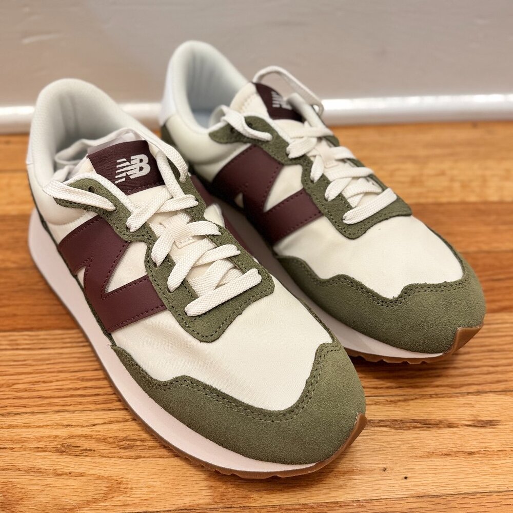 New Balance Women's 237 V1 Classic, Dark Olivine/Sea Salt/Licorice | Size: 10